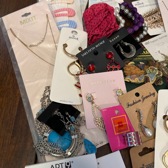 70-Piece Costume Jewelry Lot Charms Necklaces, Earrings Brooches Barrettes - Picture 3 of 16